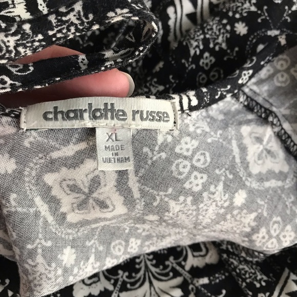 🖤FLORAL QUARTER SLEEVE ROMPER - Picture 3 of 5